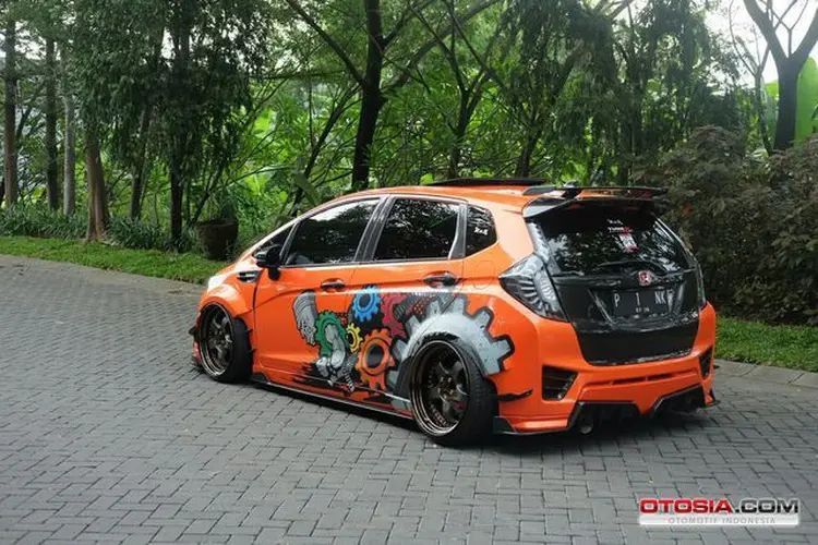 Transformasi Jazz Street Racing Monster Engineering - Galeri Otosia.com