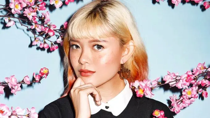 [Bintang] Begini Dandanan Imut Seperti Cewek Jepang Ala Kakak Rich Brian, Sonia Eryka