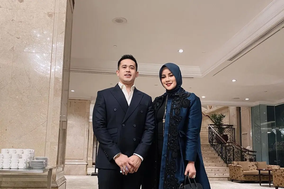 Saling Sindir di Media Sosial, Ini 6 Potret Mesra Olla Ramlan dan Aufar Hutapea