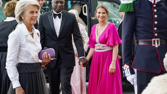 Putri Martha Louise dari Norwegia dan pasangannya, Durek Verrett. (Dok. Hakon Mosvold Larsen/NTB via AP, File)