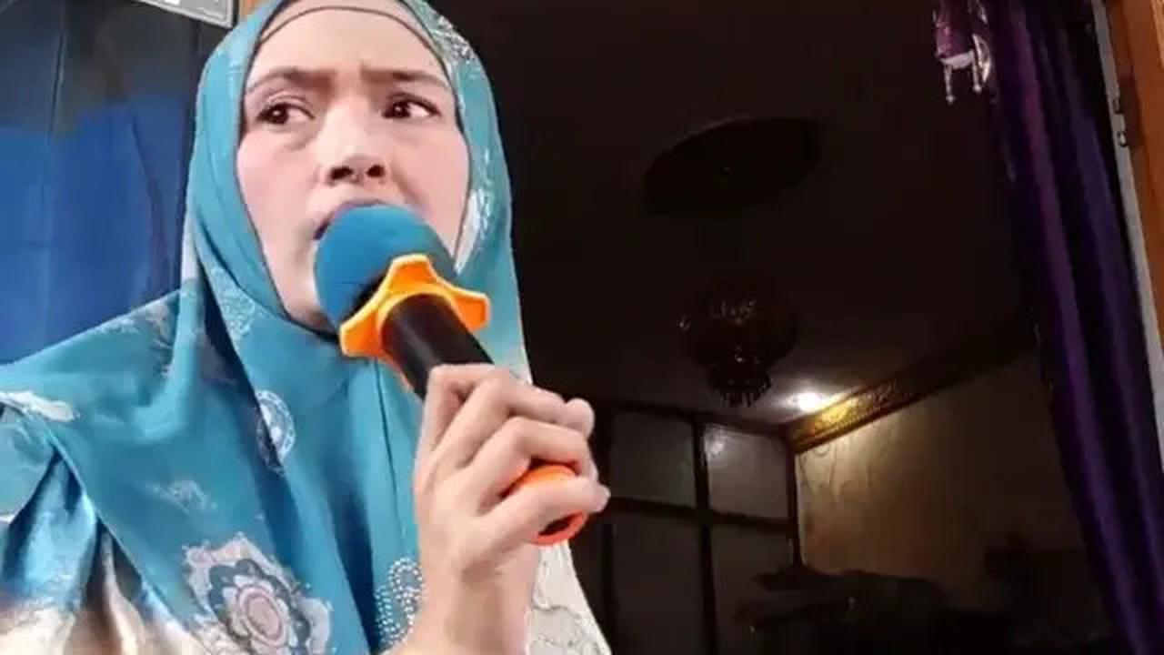 7 Potret Mega Aulia Kini Jadi Ustazah, Soroti Akting di "Tukang Bubur Naik Haji"