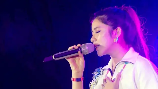 Penampilan Spesial Tiara Andini