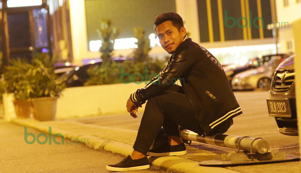 Andik Vermansah memberi dampak yang positif untuk tim Selangor FA, sifat rendah hati dan bersahaja yang dimilikinya menjadi daya tarik tersendiri. (Bola.com/Nicklas Hanoatubun)