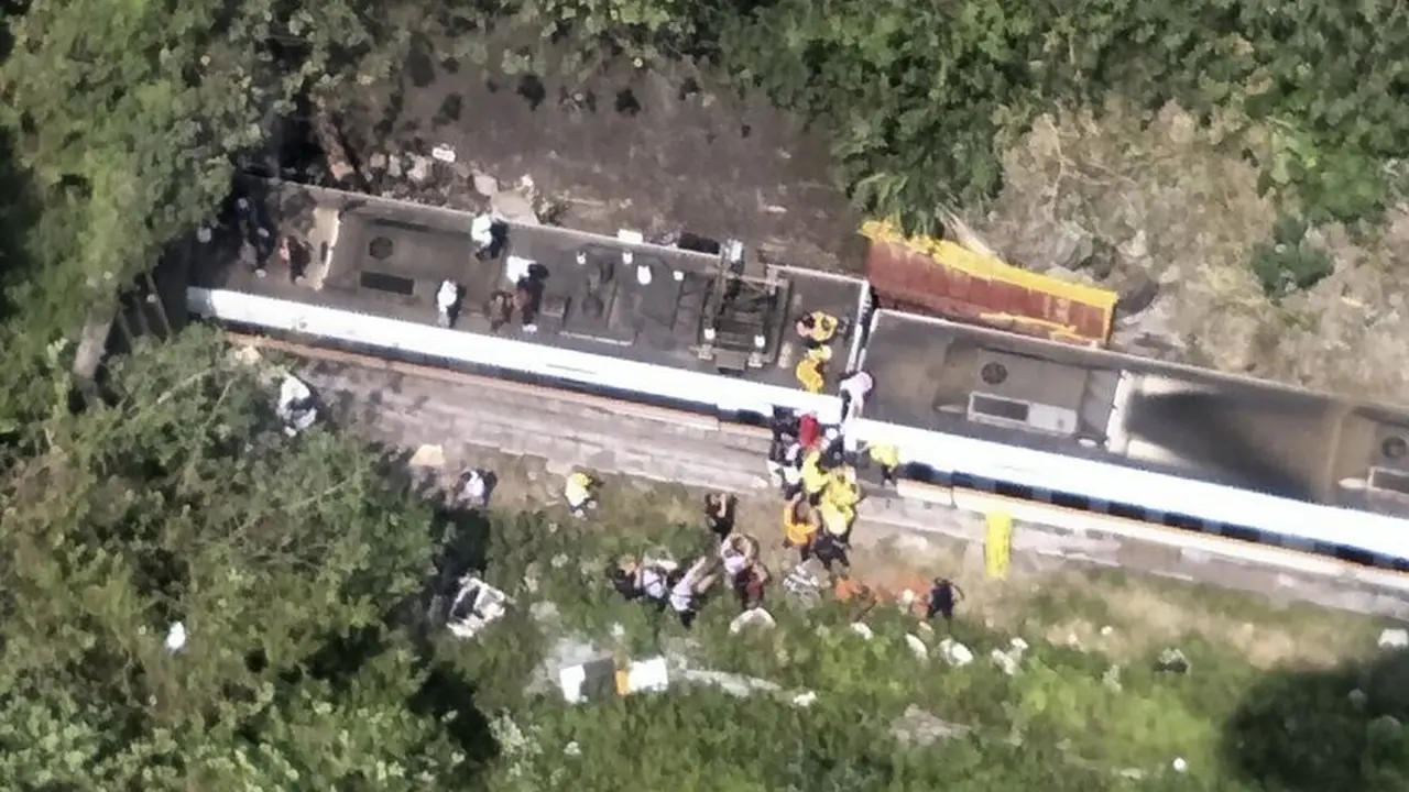 Tabrakan kereta di Taiwan.