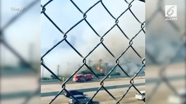 Lahan seluas 8 hektare terbakar di kawasan San Diego, AS. Parahnya, lokasi kejadian berdekatan dengan sebuah universitas negeri.