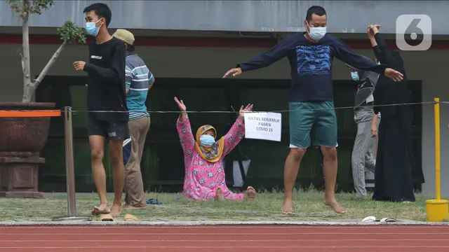 FOTO: Mengintip Pasien OTG COVID-19 Senam di Stadion Patriot Chandrabaga