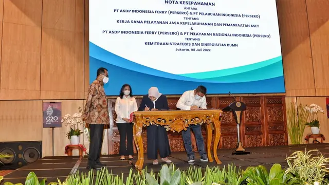 PT ASDP Indonesia Ferry, PT Pelindo, dan PT Pelni teken perjanjian kerja sama peningkatan pelayanan kepelabuhanan. Menteri Perhubungan Budi Karya Sumadi menyaksikan penandatanganan kerja sama tersebut.