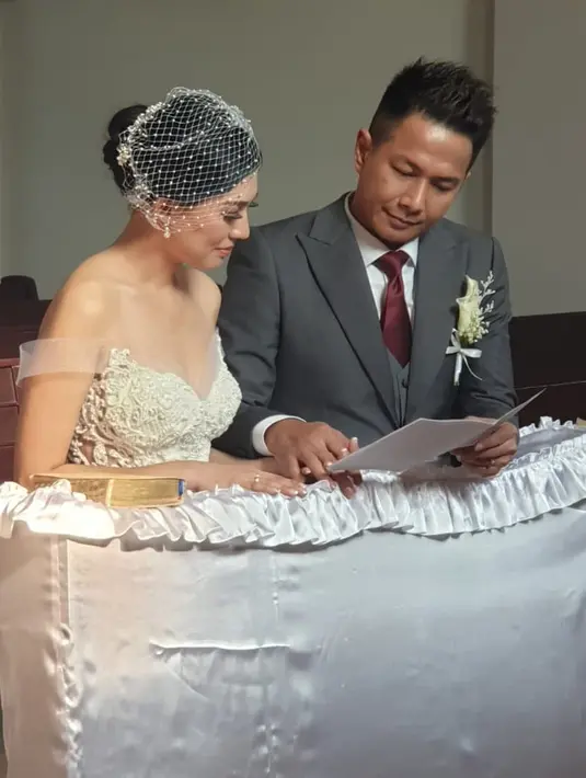 Delon dan Aida Chandra (Instagram/delonthamrinofficial)