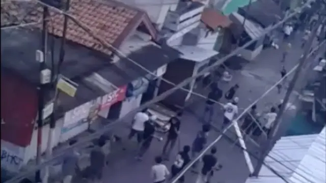 VIDEO: Detik-Detik Dua Kelompok Pemuda Tawuran di Jatinegara