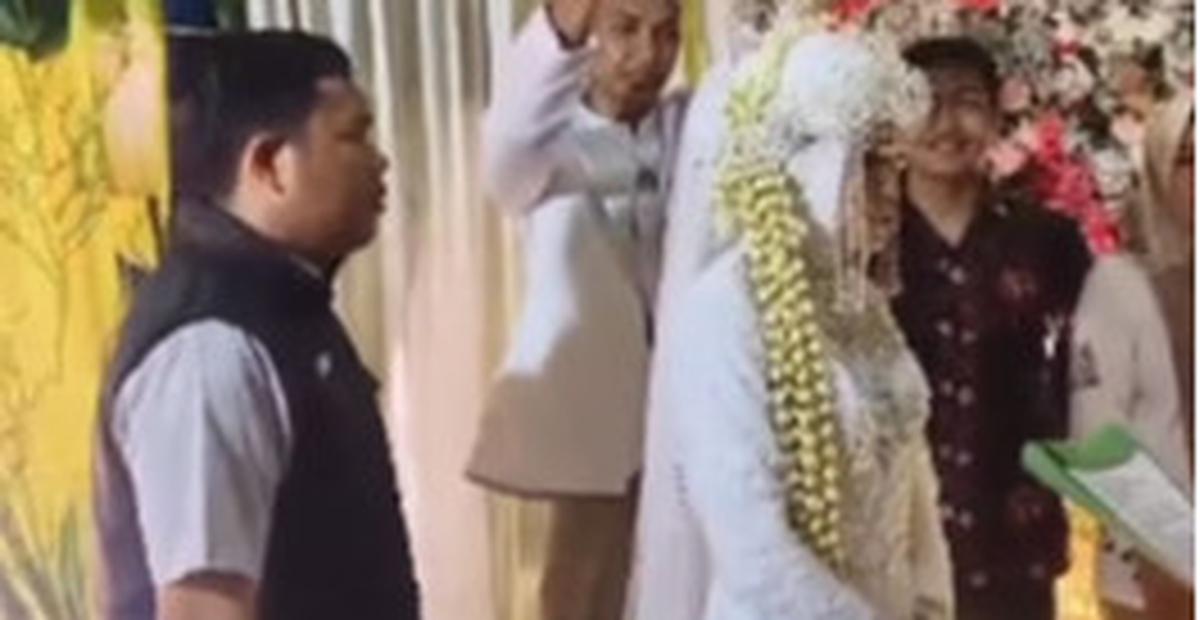 Uniknya Momen Pernikahan Ini