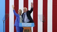 Momentum Dramatis Warnai Peresmian Hillary Clinton sebagai Capres