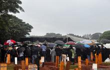 Pemakaman Vidi Aldiano di TPU Tanah Kusir Diwarnai Hujan dan Haru