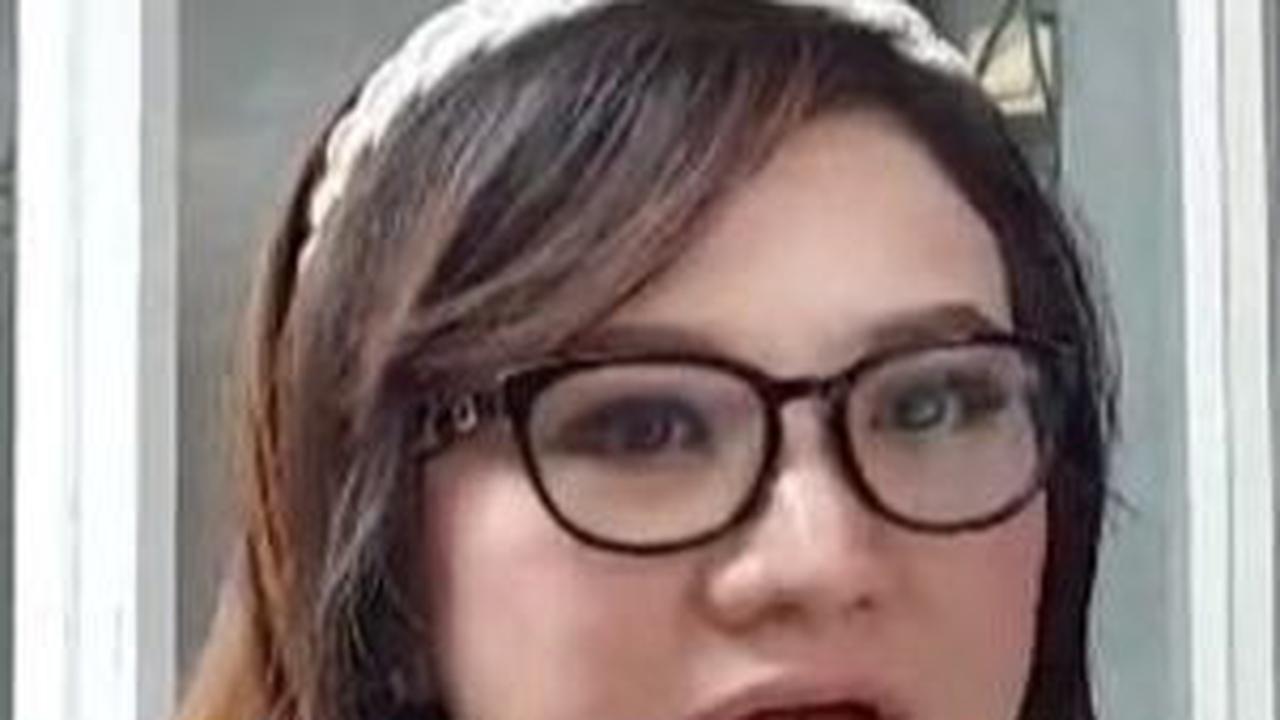 Kiki Amalia Mengaku Rajin Yoga