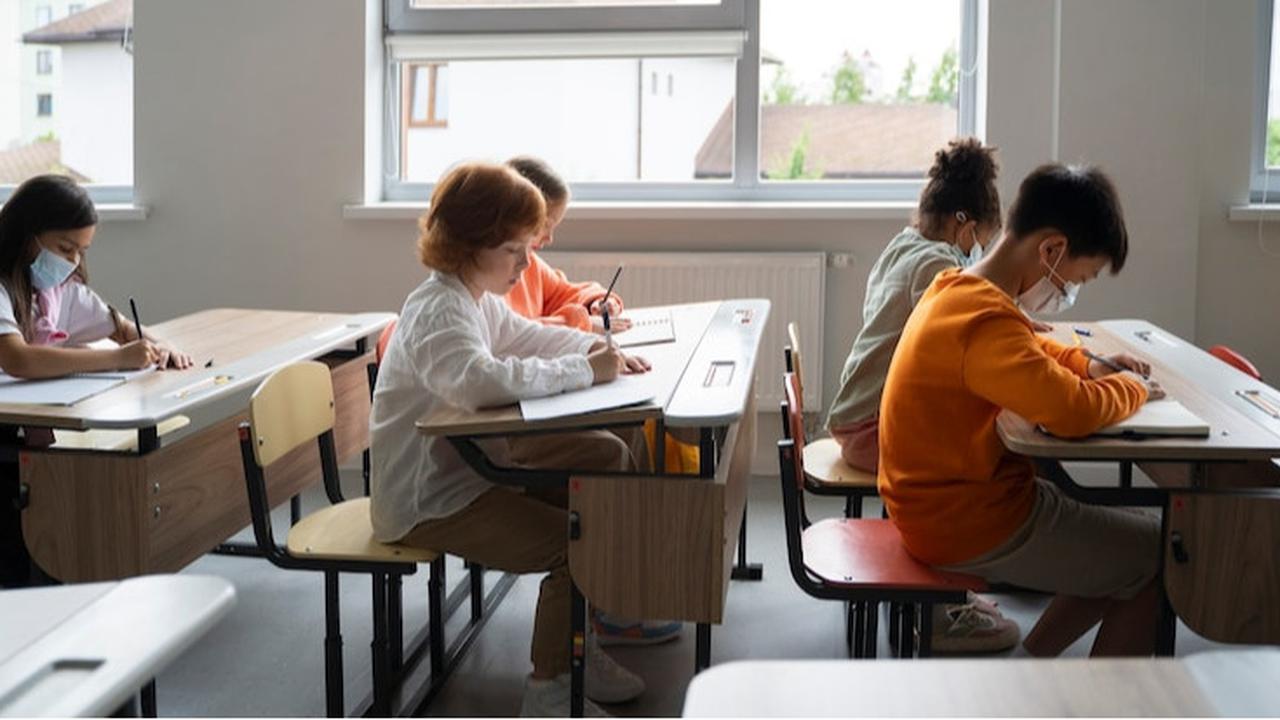 Kecemasan Akademik pada Remaja: Bagaimana Mengatasi Tekanan untuk Selalu Berprestasi?