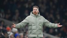 Manajer Chelsea, Calum McFarlane, bereaksi saat pertandingan Liga Inggris melawan Fulham di Craven Cottage, Kamis (8/1/2026). (AP Photo/Dave Shopland)