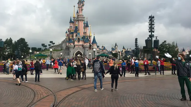 Disneyland Paris Buka Lagi Sederet Aturan Baru Wajib Dipatuhi