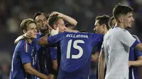 Pemain Timnas Italia merayakan gol yang dicetak oleh Davide Frattesi dalam laga uji coba internasional melawan Bosnia-Herzegovina di Carlo Castellani Stadium, Empoli, Senin (10/6/2024) dini hari WIB. Gol Frattesi menjadi satu-satunya gol dalam pertandingan tersebut. (Massimo Paolone/LaPresse via AP)