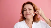 10 Skincare yang Bagus untuk Usia 50 Tahun ke Atas, Kandungan Penting agar Kulit Tetap Sehat