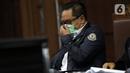 Terdakwa kasus dugaan suap penghapusan red notice atas nama Djoko S Tjandra, Brigjen (Pol) Prasetijo Utomo saat menjalani sidang lanjutan di Pengadilan Tipikor Jakarta, Senin (7/12/2020). Sidang menyimak keterangan saksi-saksi. (Liputan6.comHelmi Fithriansyah)