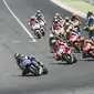 Jorge Lorenzo of Spain leads the pack during the first lap of the Catalunya Grand Prix in Montmelo, near Barcelona, Spain June 14, 2015. REUTERS/Gustau Nacarino