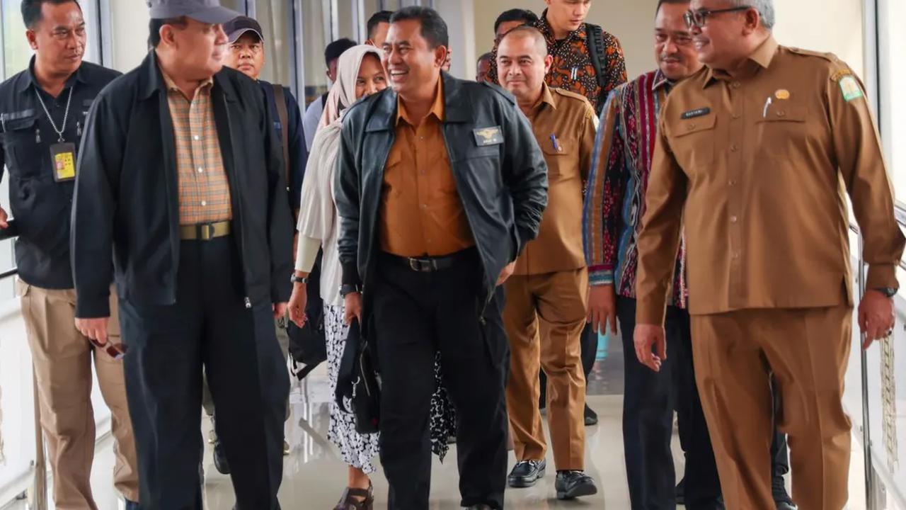 "Intinya kita akan melakukan perlawanan, nah itu saja," ucap Ian saat dikonfirmasi, Kamis (23/11).<br>