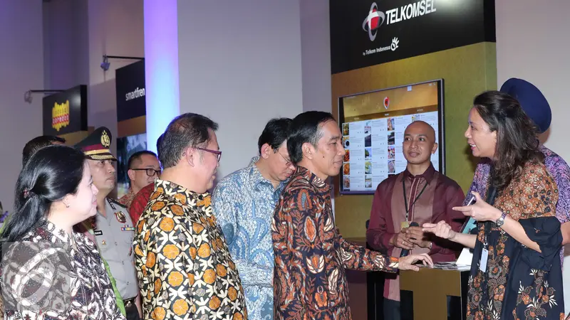 20151211-Jokowi-Resmikan-Internet-Cepat-4G-LTE-Jakarta-AY