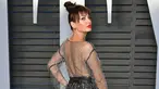 Penyanyi asal Albania, Bleona Qereti berpose saat tiba menghadiri Vanity Fair Oscar Party di Beverly Hills, California, AS (4/3). Bleona Qereti tampil vulgar dengan busana jaring-jaring transparan. (Dia Dipasupil/Getty Images/AFP)