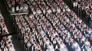Ribuan pasangan pengantin dari seluruh dunia menghadiri upacara pernikahan massal di Cheong Shim Peace World Center, Gapyeong, Korea Selatan, Senin (27/8). (AP Photo/Ahn Young-joon)