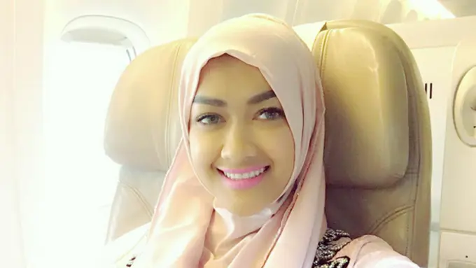 [Bintang] Julia Perez