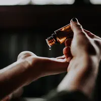 tea tree oil | unsplash.com/@christinhumephoto