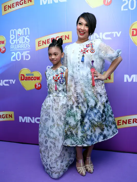 Setahun terjun di dunia tarik suara, nama Naura mulai jadi perbincangan. Di tambah lagi album perdananya Dongeng mendapatkan peghargaan sebagai karya terbaik versi Anugerah Musik Indonesia (AMI) 2015. (Andy Masela/Bintang.com)