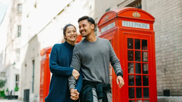 Potret Romantis Putri Marino Temani Chicco Jerikho Maraton di London