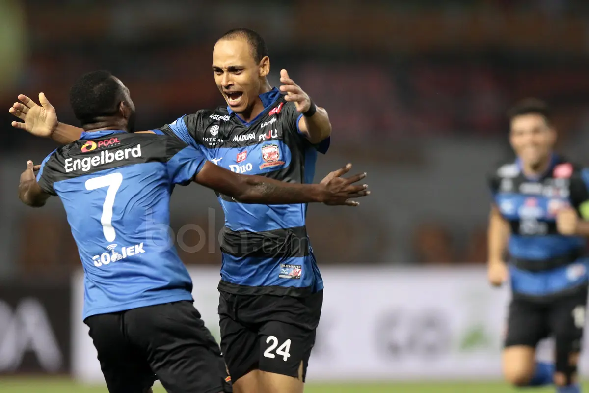 Persija Jakarta, Madura United, Peter Ozase Odemwingie, Bola.com