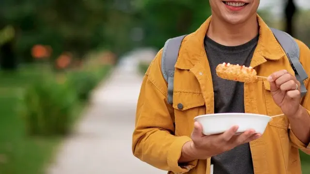 Beberapa jenis makanan ternyata dapat memicu jerawat (Foto/Sumber: Freepik)