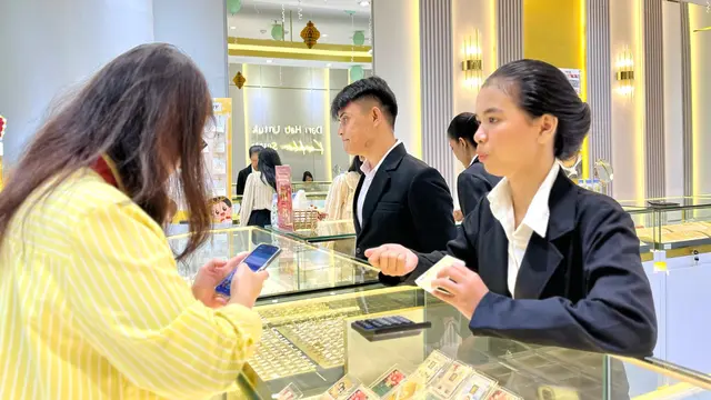 Harga Emas Terus Cetak Rekor Termahal, Begini Respons Bos Hartadinata