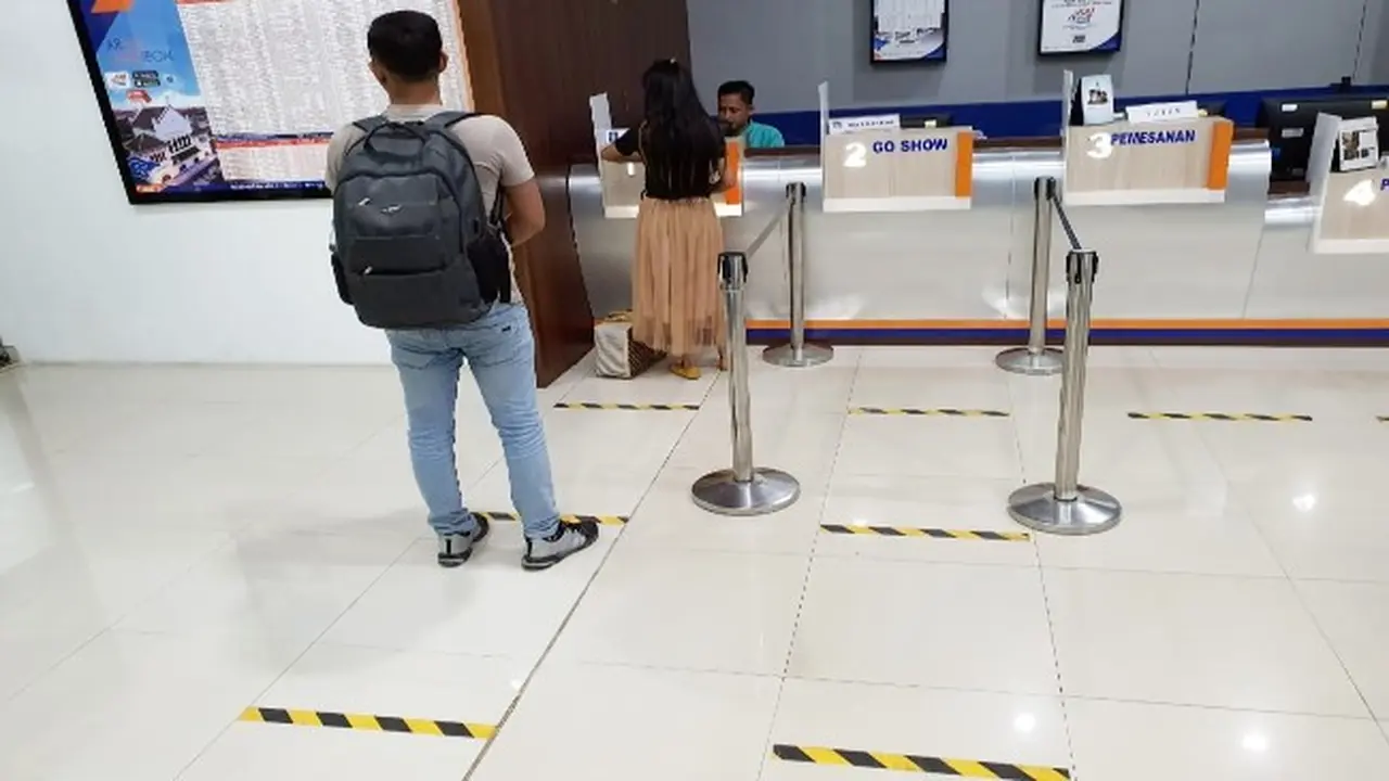 New Normal PT KAI Penumpang Wajib Pakai Face Shield Selama Naik Kereta Api