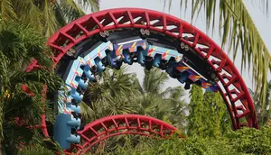 Roller Coaster Mendadak Berhenti, 10 Pengunjung Sunway Lagoon Terluka