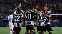 Pemain Juventus merayakan gol (AFP)