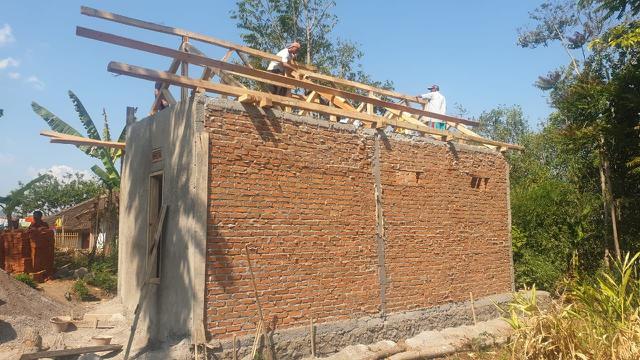 Bantuan Stimulan Perumahan Swadaya (BSPS) atau bedah rumah menjadi salah satu primadona bagi Pemda untuk meningkatkan kualitas RTLH masyarakat di daerah.