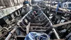 Syamsudin (71) saat menyelesaikan perbaikan kapal nelayan di kawasan Sunda Kelapa, Jakarta, Rabu (17/3/2021). 5 dekade sudah Syamsuddin menggeluti profesi sebagai pembuat kapal nelayan di Sunda Kelapa. (merdeka.com/Iqbal S. Nugroho)