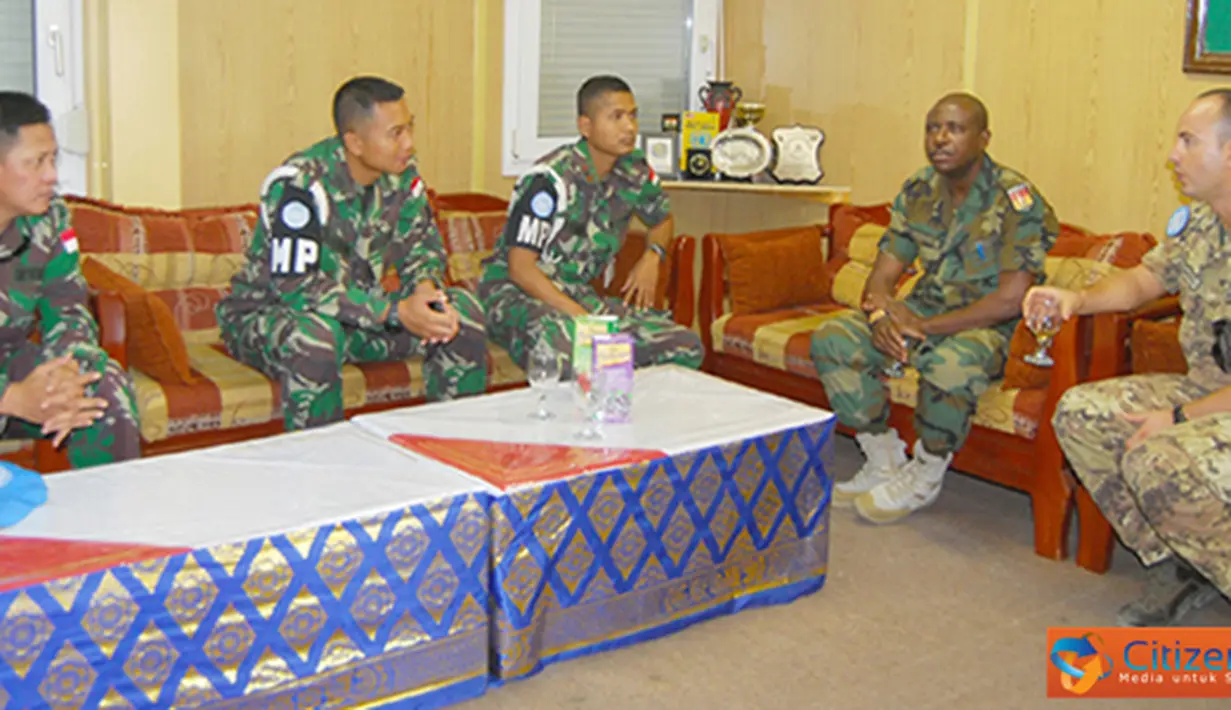 Citizen6, Lebanon: Sebelum melaksanakan tugas, Staf J-6 UNIFIL diterima Wadansatgas POM TNI Mayor Laut (PM) Wahyu Dwi Sulistyo dan jajarannya di VIP Room Satgas POM TNI. (Pengirim: Badarudin Bakri).