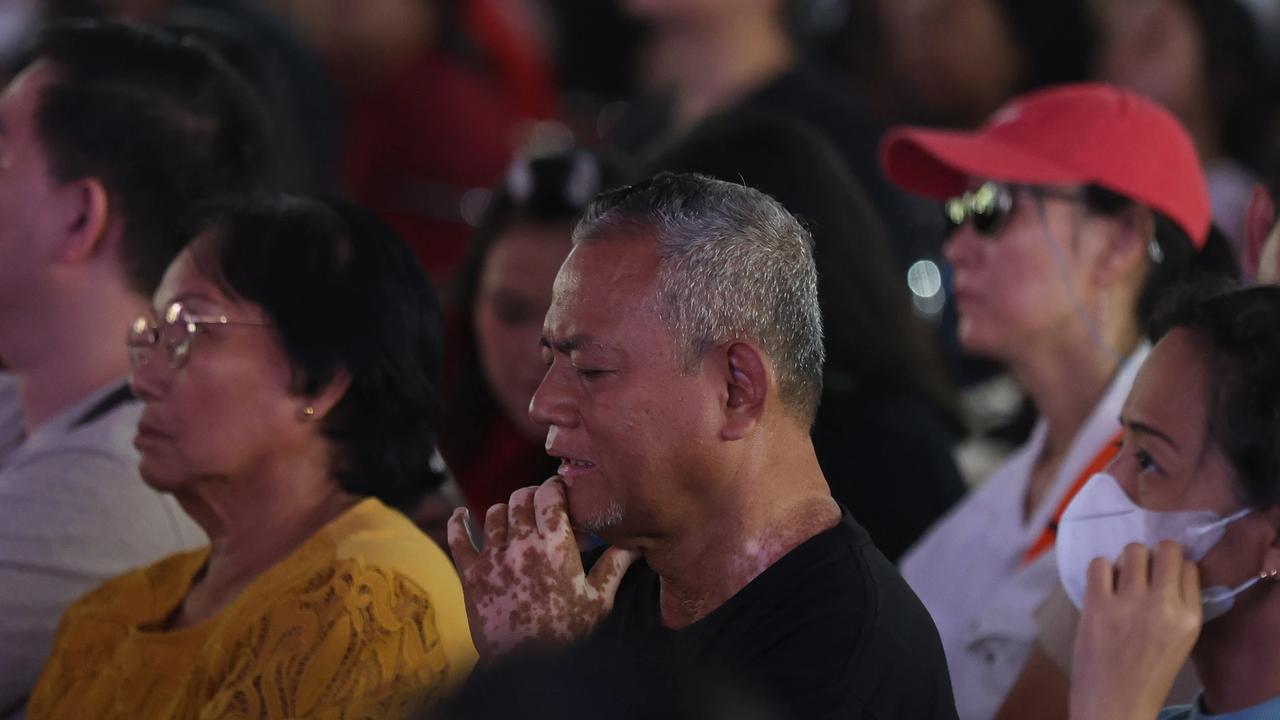 FOTO: Jalan Salib Hadirkan Suasana Khidmat Jumat Agung di Katedral Jakarta