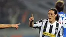 Mauro Camoranesi - Sempat menjadi incaran Lyon akhirnya gelandang naturalisasi Italia ini memilih bertahan karena ajakan dari pelatih Didier Deschamps. (AFP/Giuseppe Cacace)