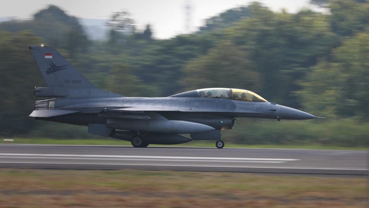 "Kedatangan sepuluh F-16 terbagi dalam tiga flight yakni Garuda flight, Eagle flight dan Dragon flight,"