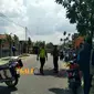 Personel Kepolisian Resor Kota pekanbaru mengepung kawanan perampok yang menyatroni sebuah rumah di Jalan Rawa Mangun, Pekanbaru, Kamis, 12 Juli 2018. (Riauonline.co.id)