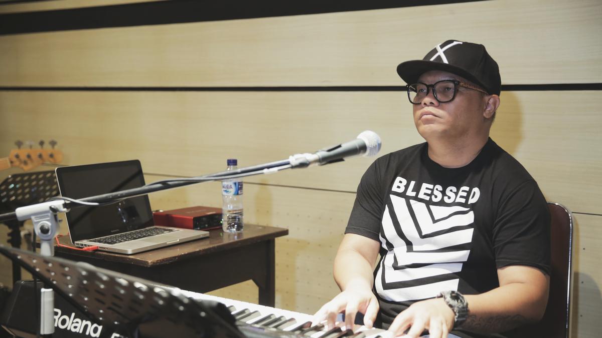 Badai Soroti Hak Ekonomi atas Lagu I Still Love You Ciptaannya