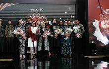 Echoes of Borneo: Kolaborasi Pemprov Kasel dan Irmasari Joedawinata di Parade Wastra Nusantara 2025