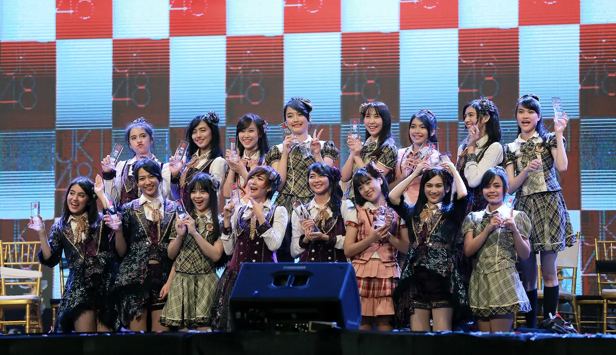 Kembali terpilih menjadi center, Ve optimis akan memberikan nuansa berbeda dalam single ke-13 Jkt48. Ini sekaligus mematahkan mitos center terpilih secara berturut-turut. (Adrian Putra/Bintang.com)