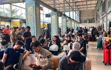 Imbas Gangguan Operasional KA, Penumpang Telantar Berjam-jam di Stasiun Pasar Senen