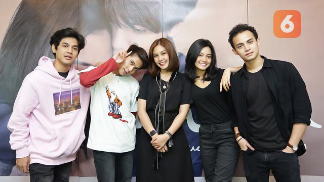 [Fimela] Vanesha Prescilla dan Iqbaal Ramadhan Visit Film Milea